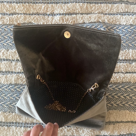 Clutch - Picture 3 of 5